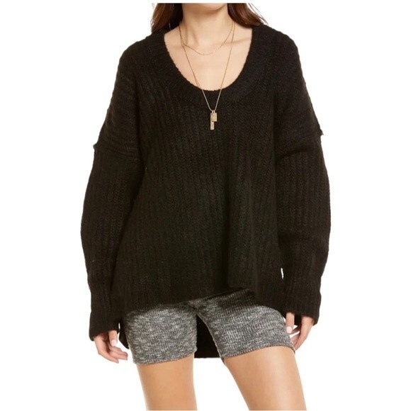 NWT Free People Blue Bell Sweater Oversized Chunky Knit Black Jumper Size Medium - Picture 1 of 15